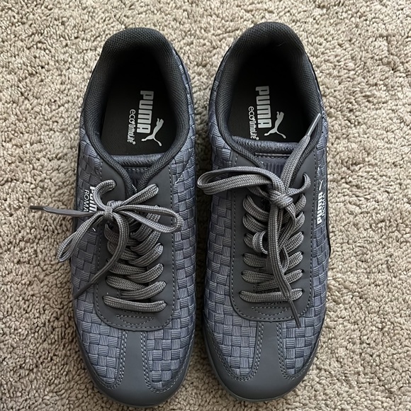 Puma Sneakers - Picture 2 of 3